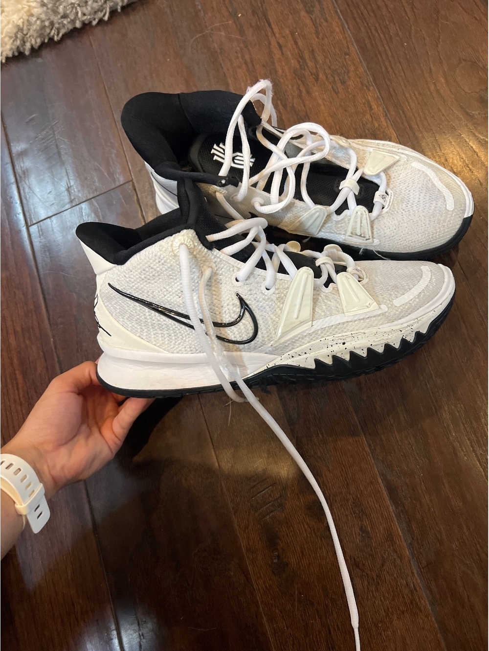 mens kyrie basketball shoes